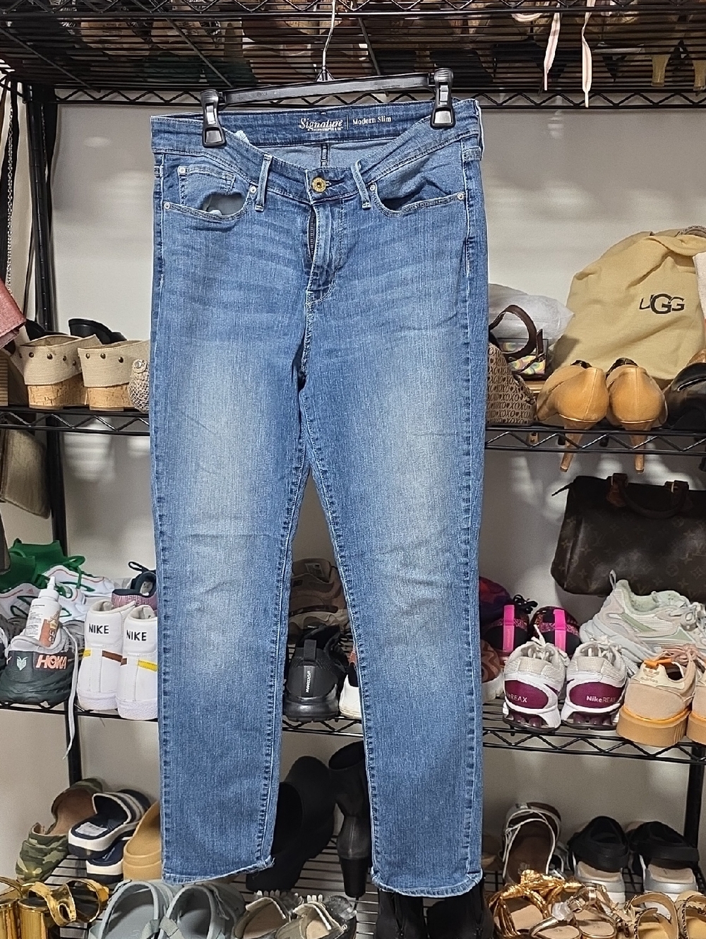 Signature Women’s Straight Leg Jeans - Light Blue Wash